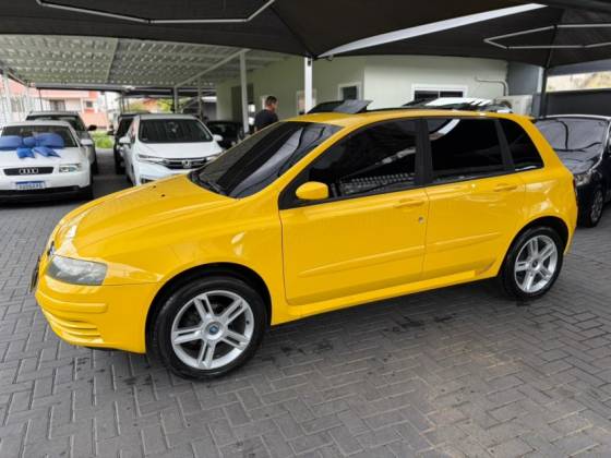 FIAT STILO 1.8 MPI SPORTING 8V FLEX 4P MANUAL FIAT STILO 1.8 MPI SPORTING 8V FLEX 4P MANUAL
